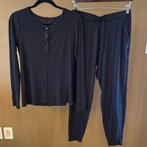 Tommy John Women’s Downtime Henley + Jogger Set